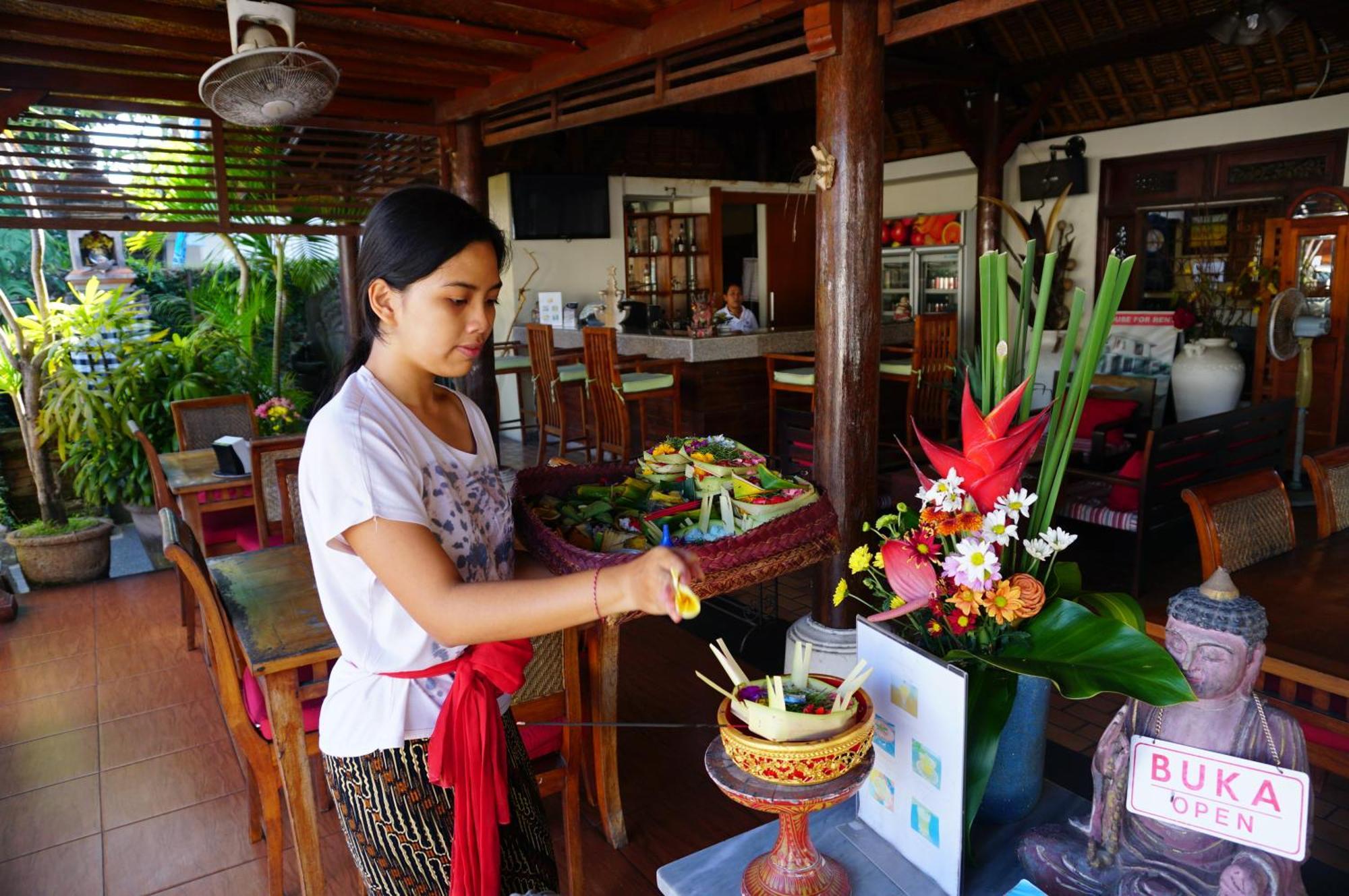 Yulia 2 Homestay Sanur Εξωτερικό φωτογραφία