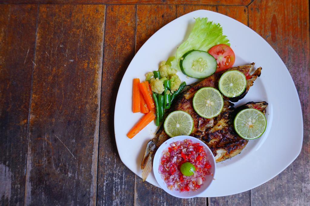 Yulia 2 Homestay Sanur Εξωτερικό φωτογραφία