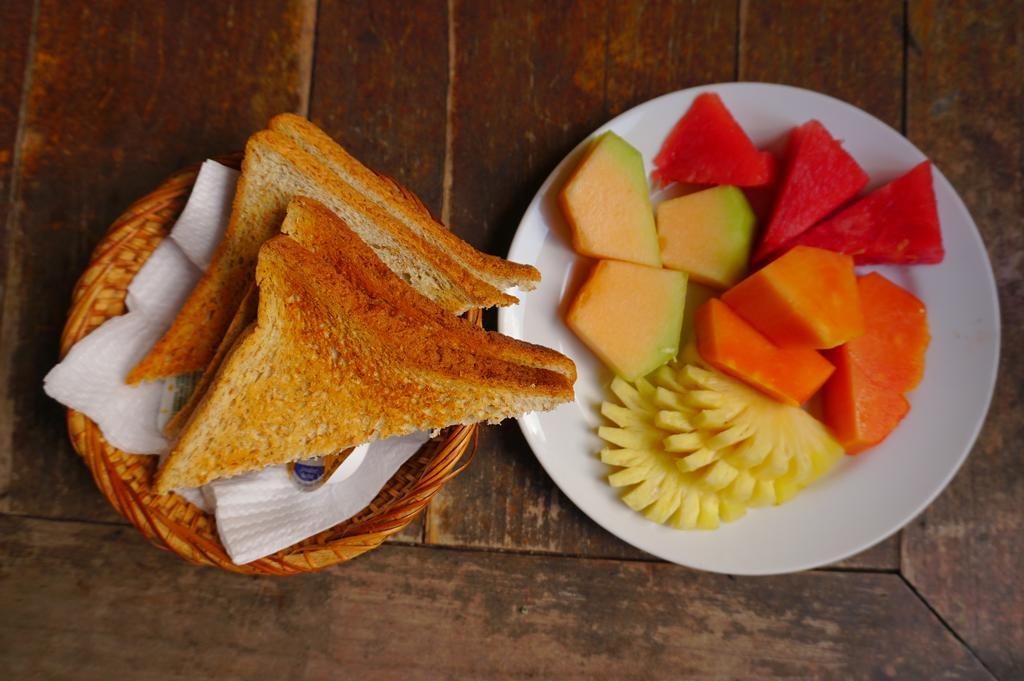 Yulia 2 Homestay Sanur Εξωτερικό φωτογραφία
